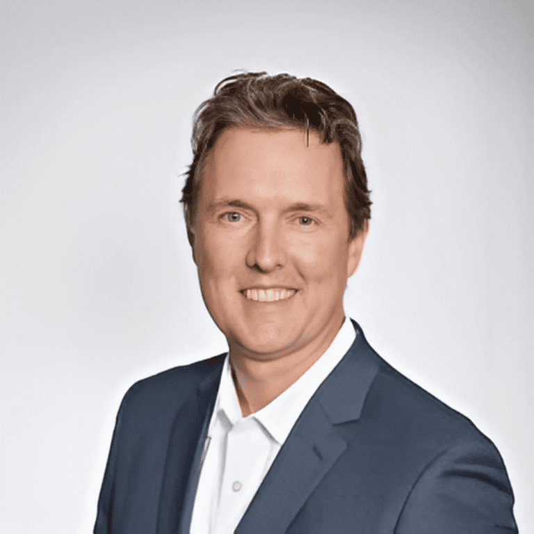 Stephen Hatke headshot